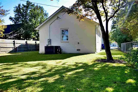 302 W Main St, Benson, NC 27504 photo 20