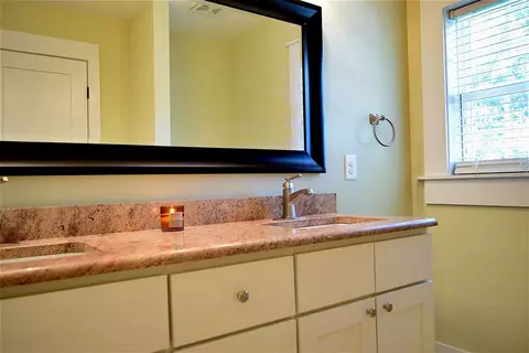 302 W Main St, Benson, NC 27504 photo 15