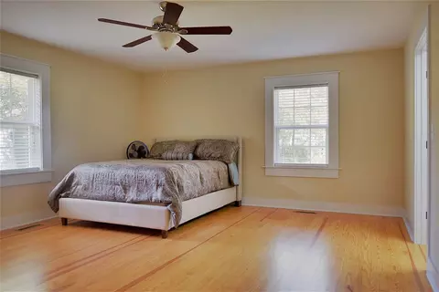 302 W Main St, Benson, NC 27504 photo 11