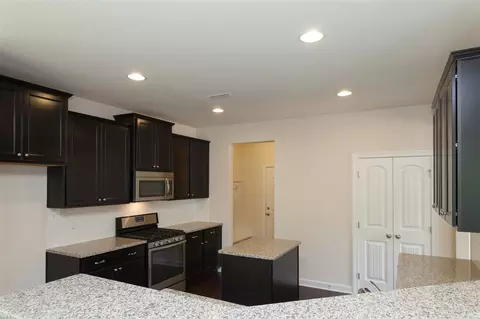 607 Poplar St, Durham, NC 27703 photo 10
