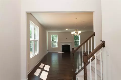 607 Poplar St, Durham, NC 27703 photo 2