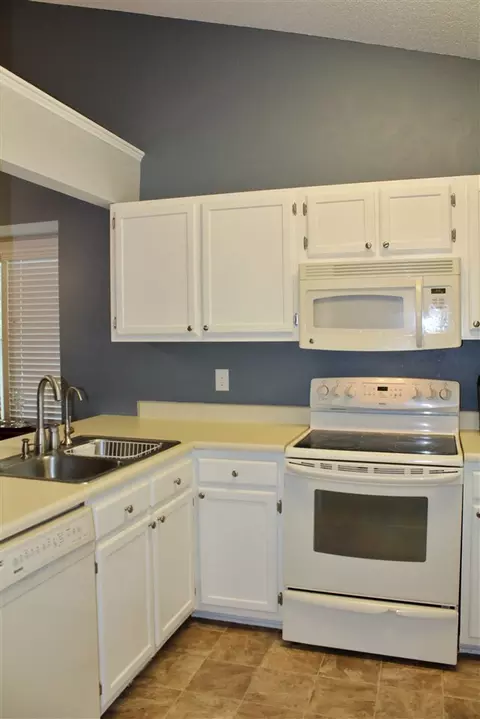 1101 Clifford Dr, Durham, NC 27704 photo 4