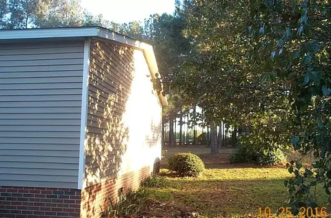 231 Howards Ln, Dunn, NC 28334 photo 1