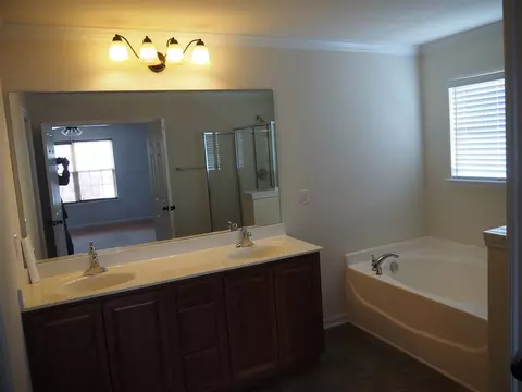 5105 Paces Ferry Dr, Durham, NC 27712 photo 9