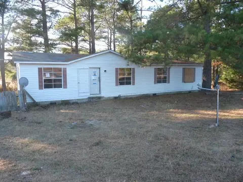 558 Cherry Ln, Aberdeen, NC 28315 photo 1