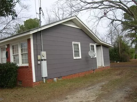 211 Burke St, Dunn, NC 28334 photo 2