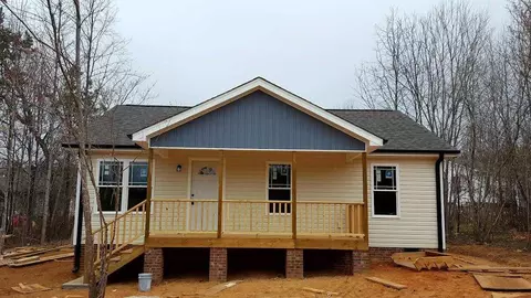 37 Eli Ct, Roxboro, NC 27573 photo 2