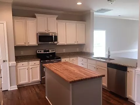 220 Rolling Oaks Ln, Benson, NC 27504 photo 3