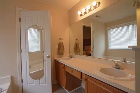 535 Crossview Ln, Durham, NC 27703 photo 12