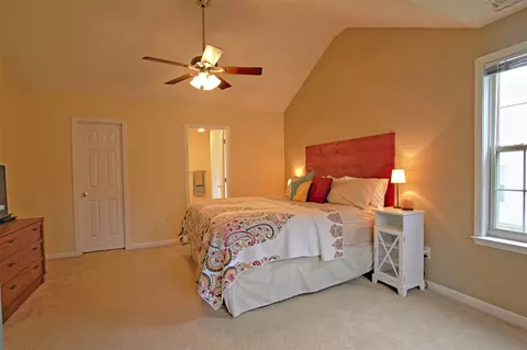 535 Crossview Ln, Durham, NC 27703 photo 9