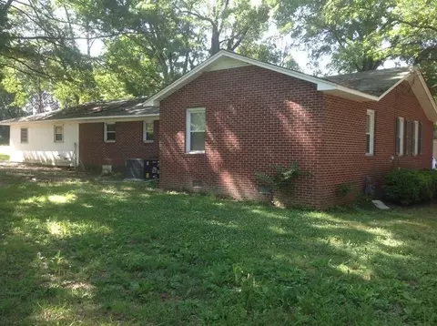 124 Lynn Dr, Roxboro, NC 27573 photo 2