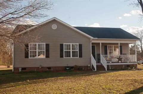 27 Doe Ct, Angier, NC 27501 photo 2