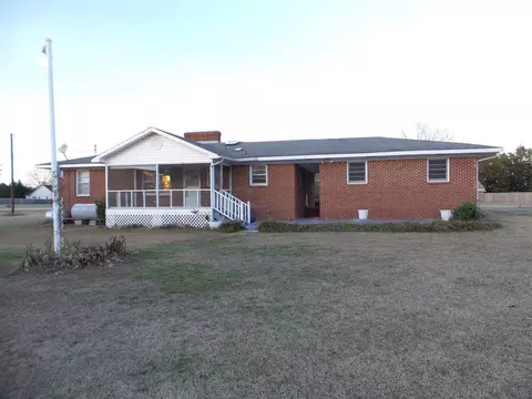 705 E St, Erwin, NC 28339 photo 3