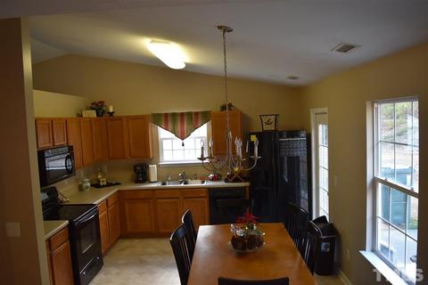 503 Weeping Willow Dr, Durham, NC 27704 photo 4