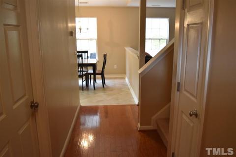 503 Weeping Willow Dr, Durham, NC 27704 photo 2