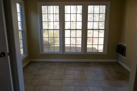 103 E Stevens St, Smithfield, NC 27577 photo 6