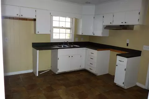 103 E Stevens St, Smithfield, NC 27577 photo 4