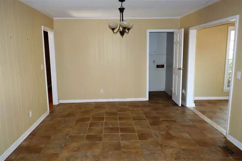 103 E Stevens St, Smithfield, NC 27577 photo 5