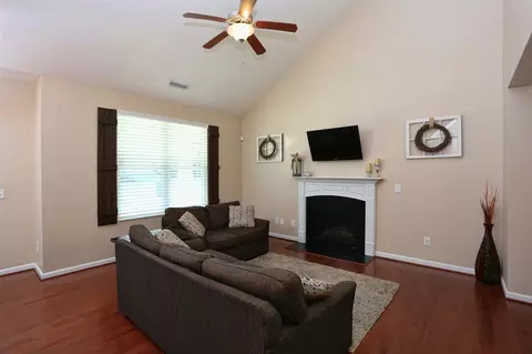 2201 Pear Tree Ln, Durham, NC 27703 photo 4