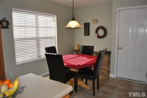 3512 Mountain Brook Cir, Durham, NC 27704 photo 9