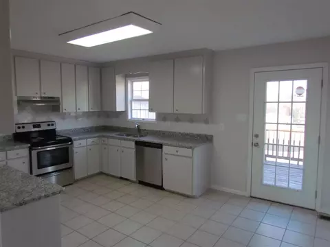 205 Dustin Dr, Benson, NC 27504 photo 6