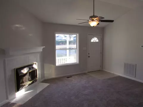 205 Dustin Dr, Benson, NC 27504 photo 4