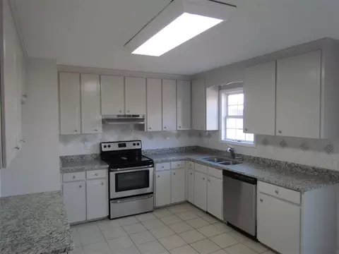 205 Dustin Dr, Benson, NC 27504 photo 5