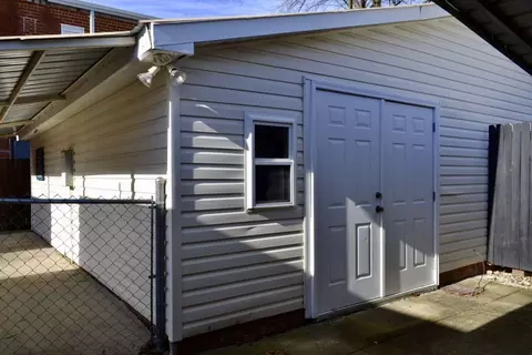 203 E Harnett St, Benson, NC 27504 photo 17