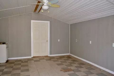 203 E Harnett St, Benson, NC 27504 photo 18