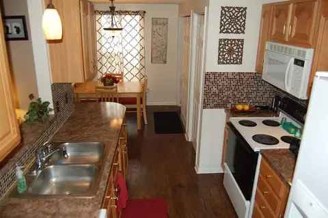 603 E Dynasty Dr, Cary, NC 27513 photo 2