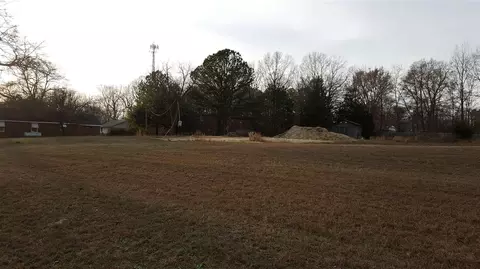 321 E Barbee St, Zebulon, NC 27597 photo 3