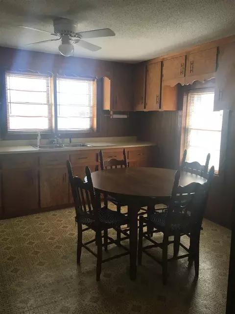 100 Norris Ln, Benson, NC 27504 photo 3