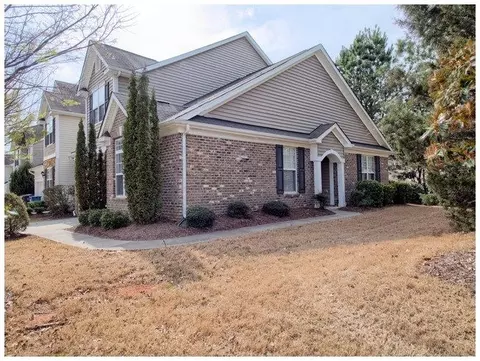 6039 Mcdevon Dr, Raleigh, NC 27617 photo 2