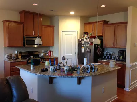714 Silver Stream Ln, Cary, NC 27519 photo 4