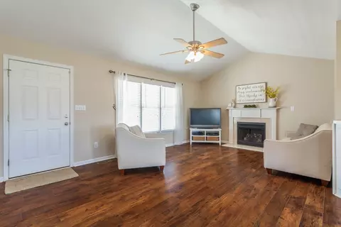 184 Irbin Dr, Coats, NC 27521 photo 9