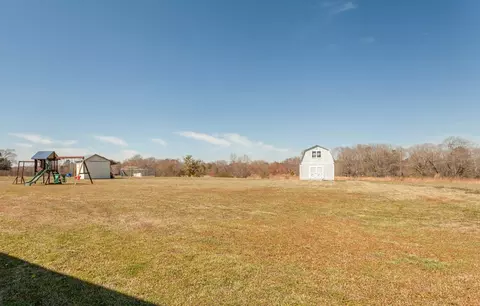 184 Irbin Dr, Coats, NC 27521 photo 8