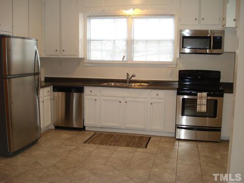 309 W D St, Erwin, NC 28339 photo 7