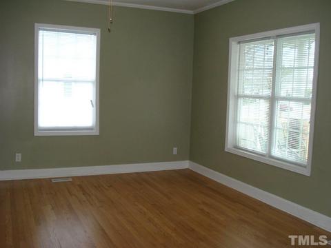 309 W D St, Erwin, NC 28339 photo 4