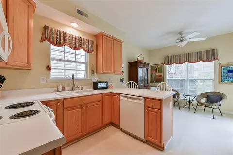 5312 Eolian Ct, Raleigh, NC 27607 photo 4
