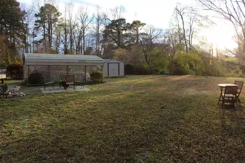 910 W Carr St, Dunn, NC 28334 photo 3