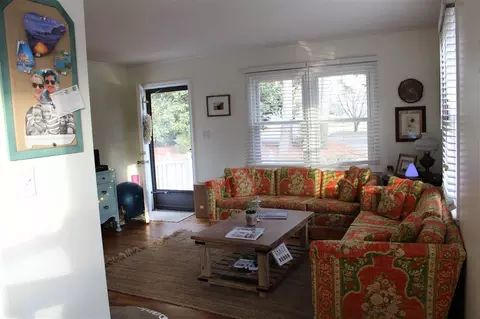 910 W Carr St, Dunn, NC 28334 photo 7