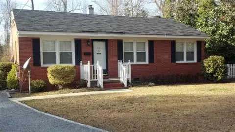 910 W Carr St, Dunn, NC 28334 photo 1