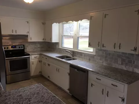 306 Butch St, Erwin, NC 28339 photo 4
