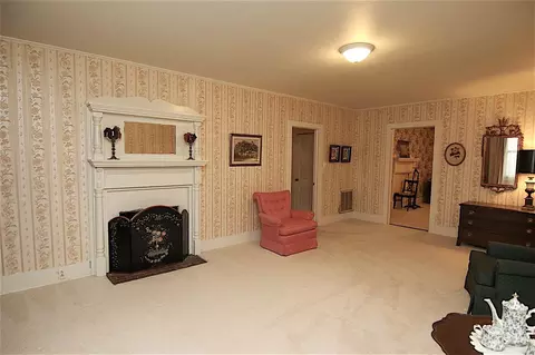 101 W Davis St, Smithfield, NC 27577 photo 5