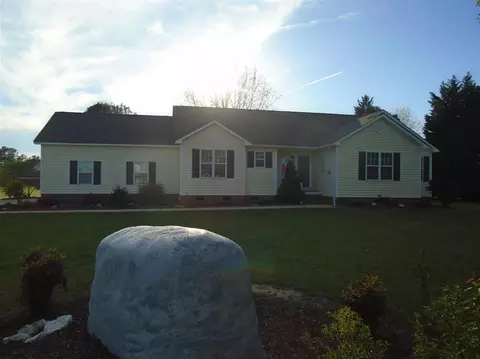 116 Rolling Oaks Ln, Benson, NC 27504 photo 1