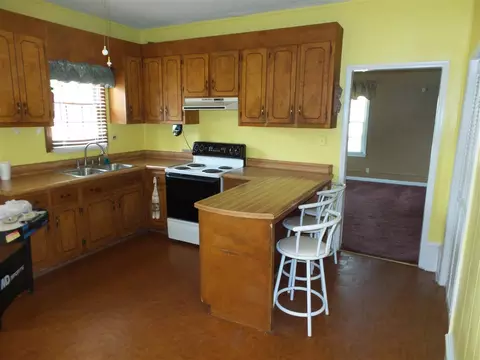 403 W F St, Erwin, NC 28339 photo 3