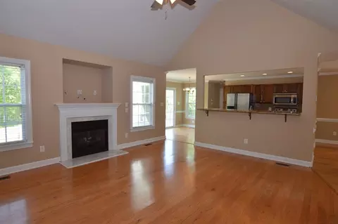 104 Shepherd Dr, Benson, NC 27504 photo 4