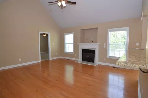 104 Shepherd Dr, Benson, NC 27504 photo 3
