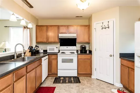 1301 Laurel Meadows Dr, Durham, NC 27704 photo 8