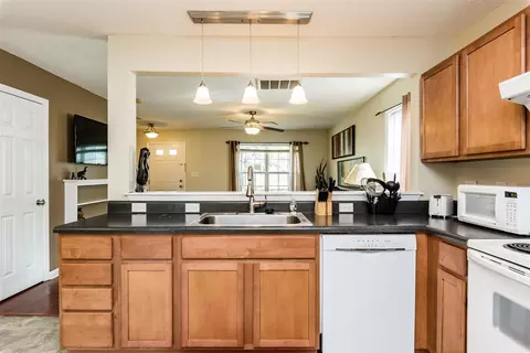 1301 Laurel Meadows Dr, Durham, NC 27704 photo 10